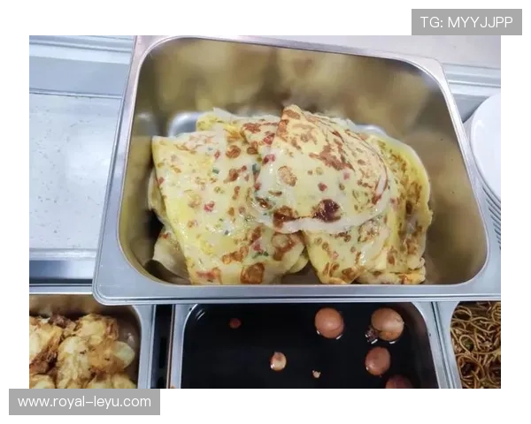 听说季丽萍家里连早餐都是私人厨师，普通食堂都没她家豪华？