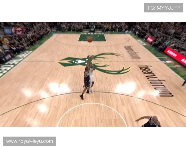 扎伊恩挡拆强突撕裂内线防守效率较上季大幅提升