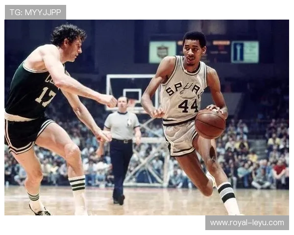 德雷克斯勒无球跑动提升得分效率显著区别于同时代得分手